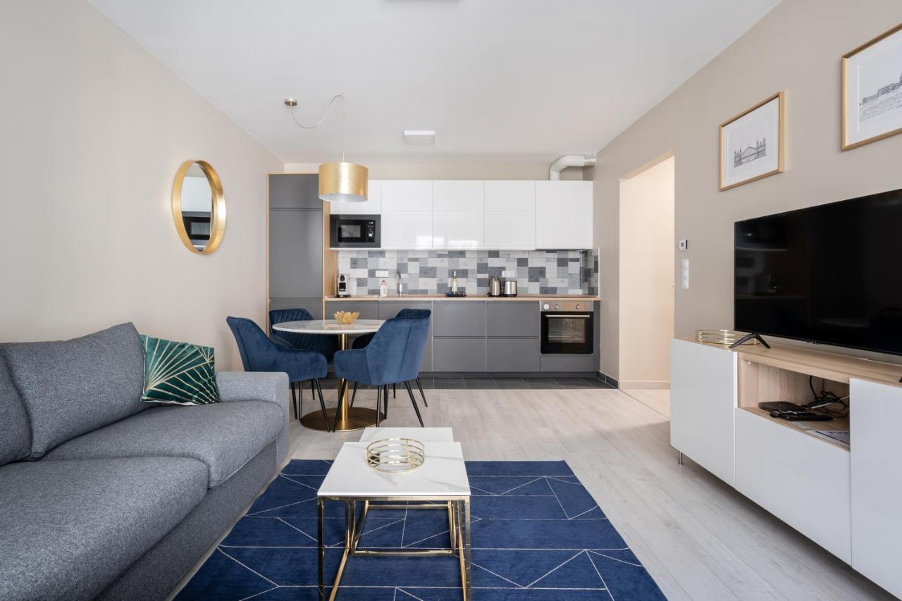 Navy Angel Apartment With Balcony Budapest Bagian luar foto