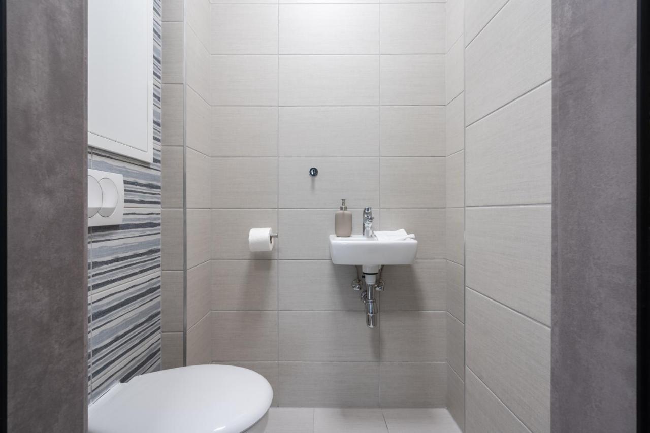 Navy Angel Apartment With Balcony Budapest Bagian luar foto