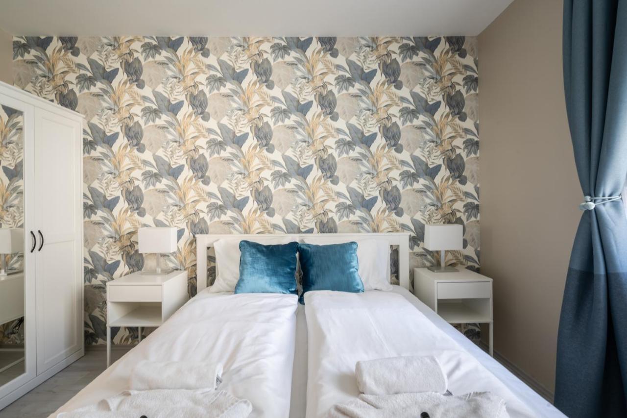 Navy Angel Apartment With Balcony Budapest Bagian luar foto
